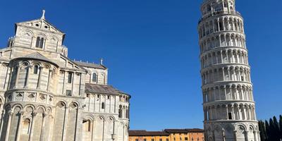 Torre pendente di Pisa e Cattedrale di Pisa in Piazza dei Miracoli