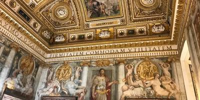 Elegante sala interna affrescata di Castel Sant'Angelo