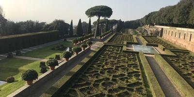 Una vista de los Jardines Papales en Castel Gandolfo