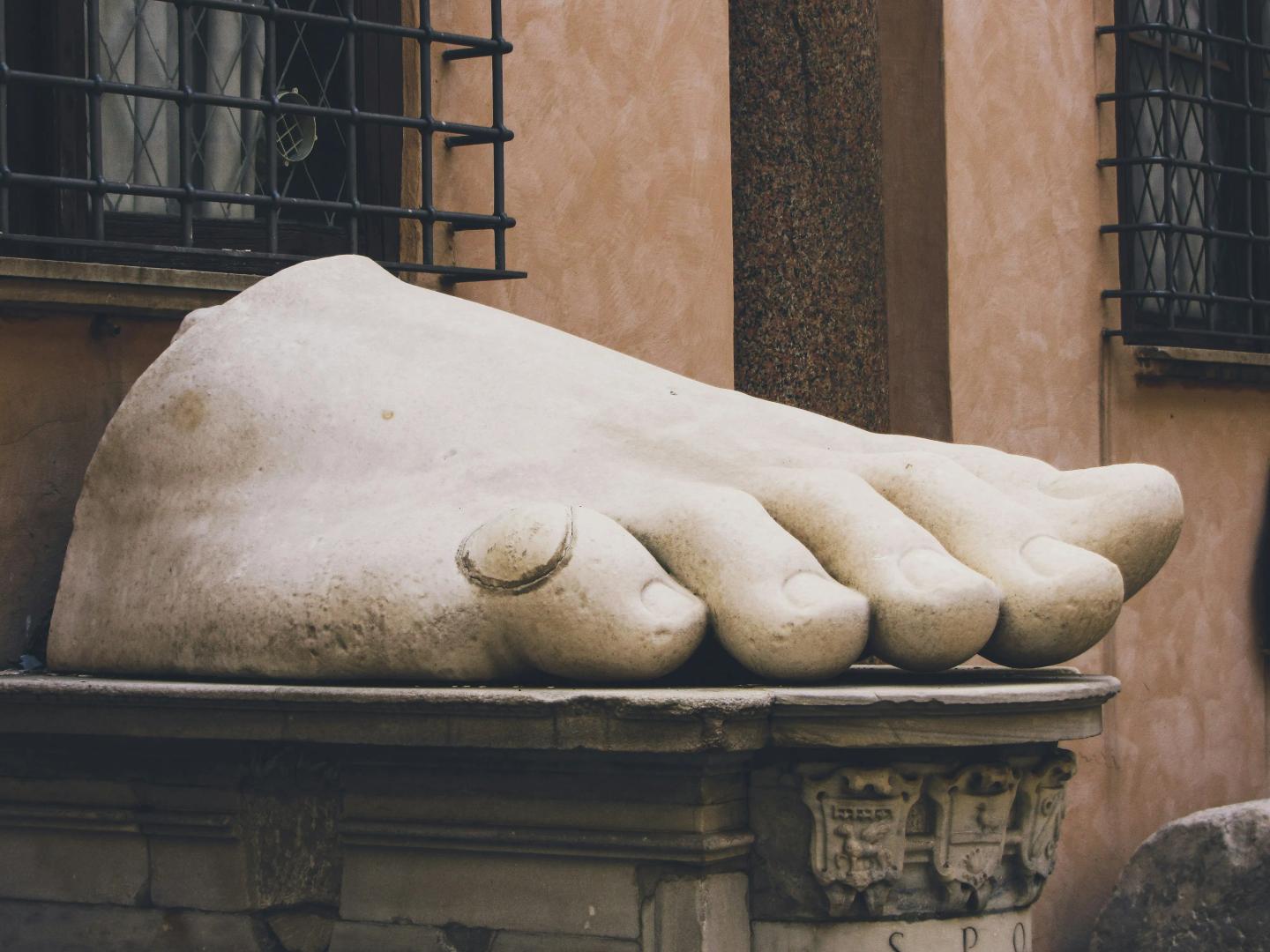 Un frammento del Colosso di Costantino