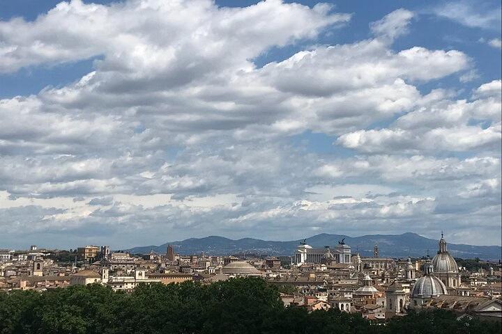 Nuvole che si estendono su Roma