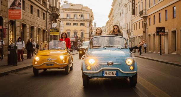 Cabriolés vintage nas ruas de Roma