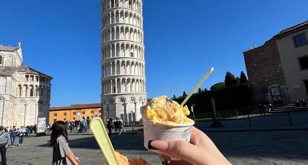 Torre pendente di Pisa e gelato
