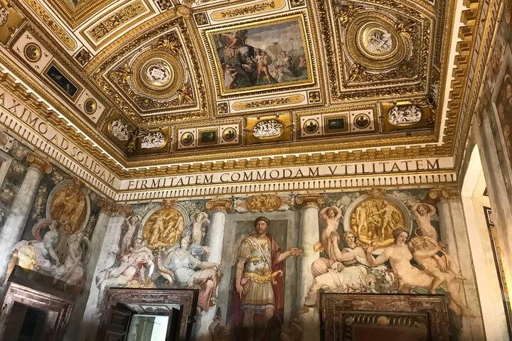 Pauline Hall dentro di Castel Sant'Angelo