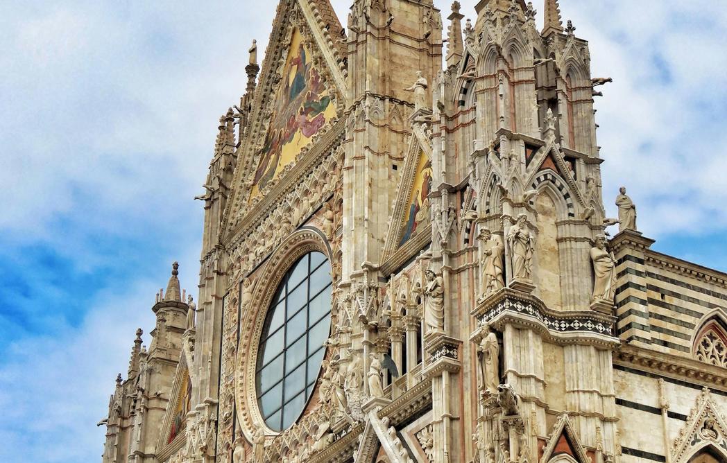 Obere Fassade der Kathedrale von Siena